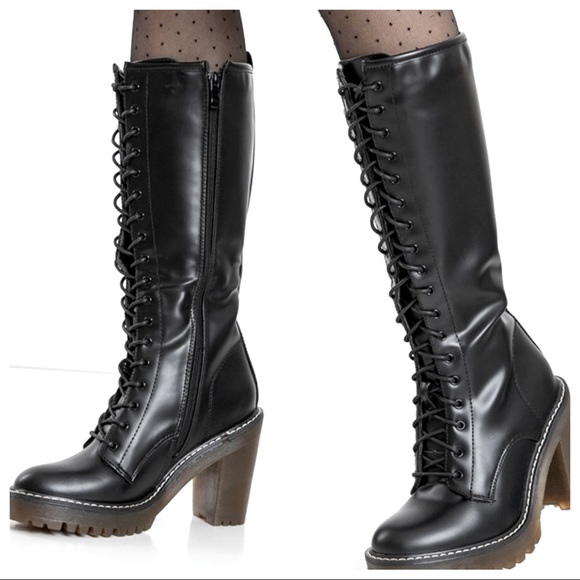 ONE DAY SALE Fall Fabulous Vintage Boho Lace up boots - Picture 2 of 8